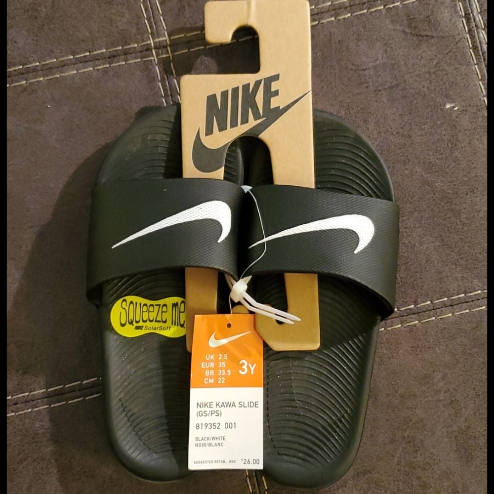 Nike kawa slide size 3youth